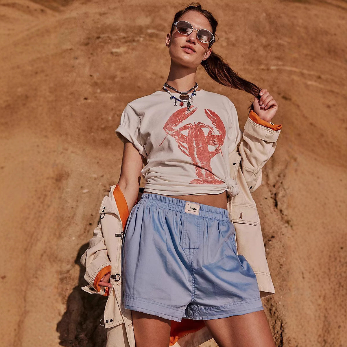 Camiseta Mujer LOBSTER STYLE – Diseño Náutico con Encanto , y RED BOW – Elegancia y Estilo Femenino